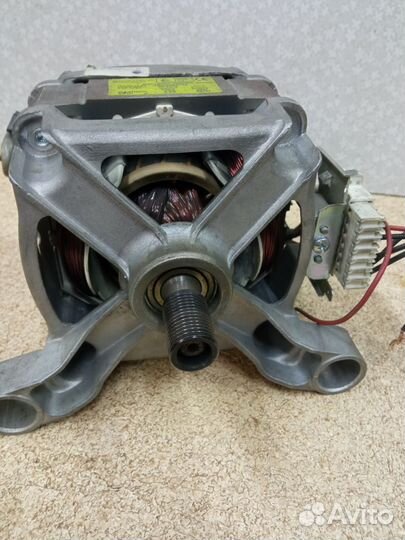 Двигататель стиральной машины