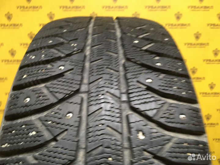 Bridgestone Ice Cruiser 7000 215/45 R17 87T