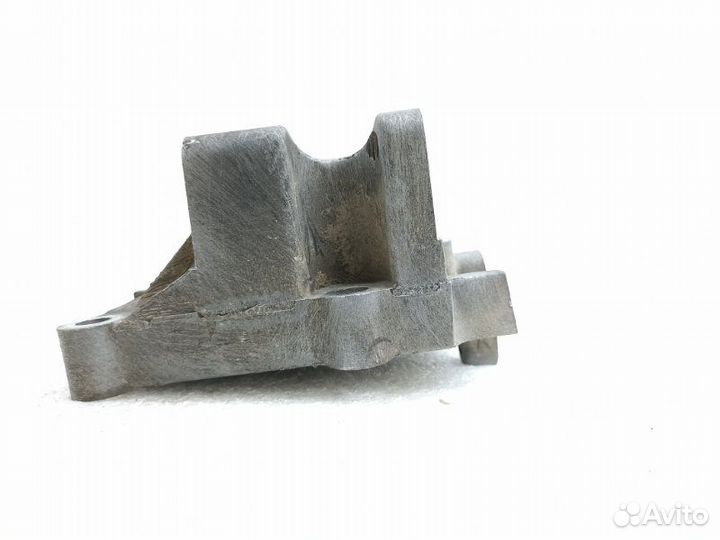 Кронштейн генератора Nissan Almera N16