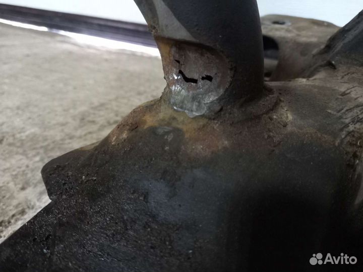 Подрамник рычаг Geely mk cross