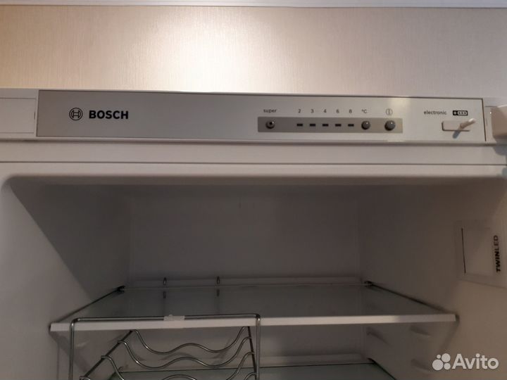 Холодильник Bosch KGV36XW2AR