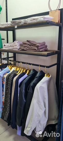 Стойка с полками для одежды