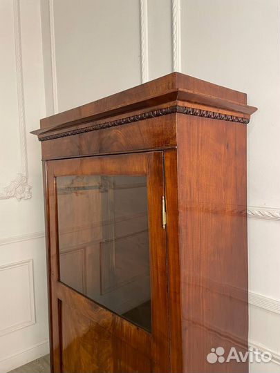 Антикварный книжный шкаф Россия