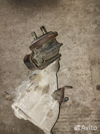 Подушка двигателя правая Suzuki Grand Vitara TD54W