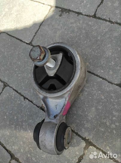 Подушка двигателя Renault scenic 1.5 DCI