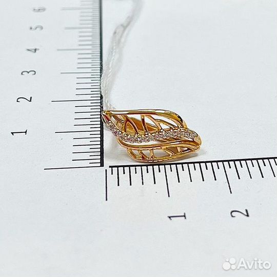 Золотые серьги с камнем