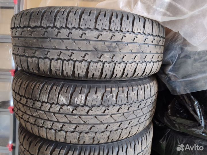 Bridgestone Dueler A/T 693 III 265/65 R17