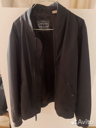 Бомбер Levis
