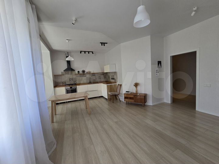 2-к. квартира, 75,4 м², 1/3 эт.