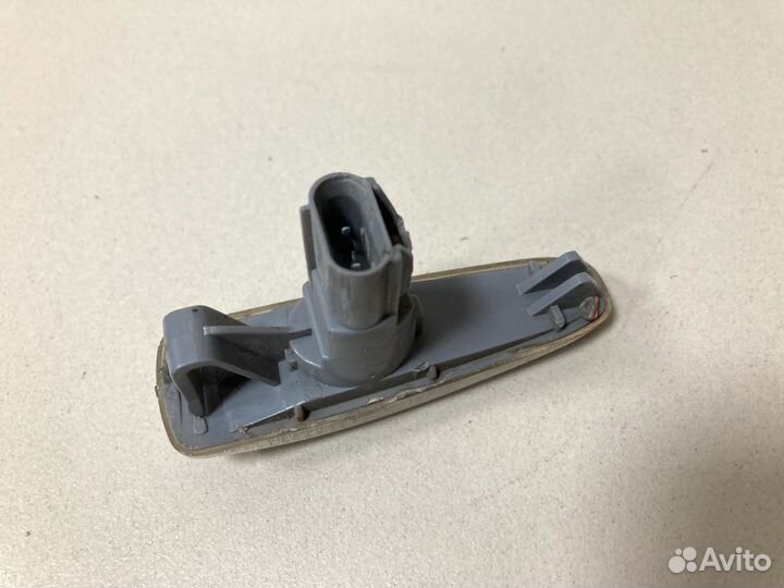 8351A001 Mitsubishi Повторитель поворота в крыло