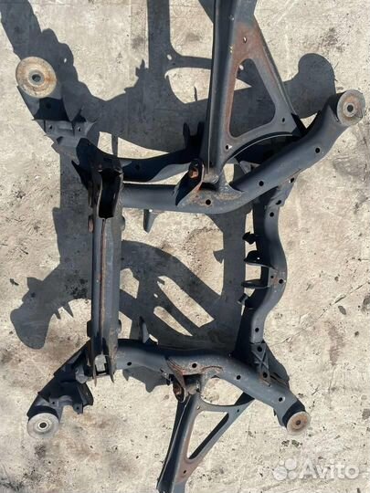 Балка задняя 7L0599030N