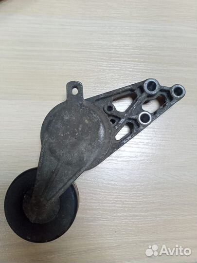 Натяжитель ремня генератора