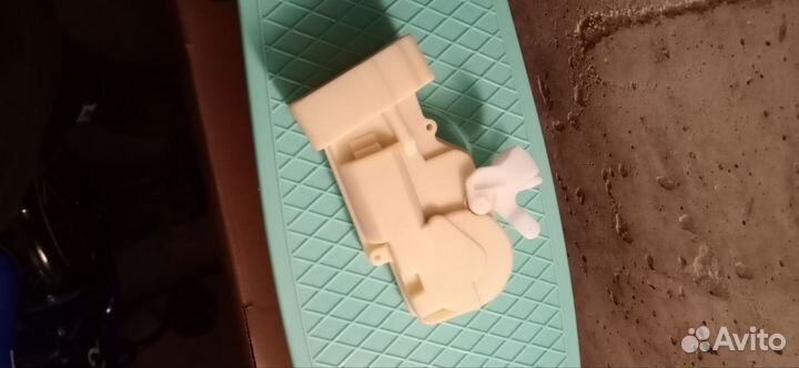 Актуатор замка двери Lexus RX300