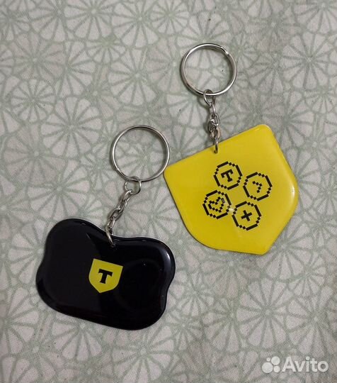 Брелок мерч тбанк Тинькофф банк логотип