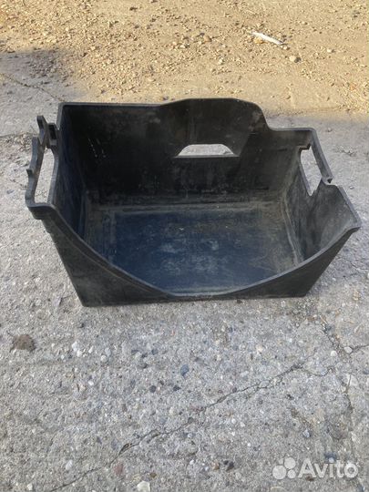 Поддон аккумулятора