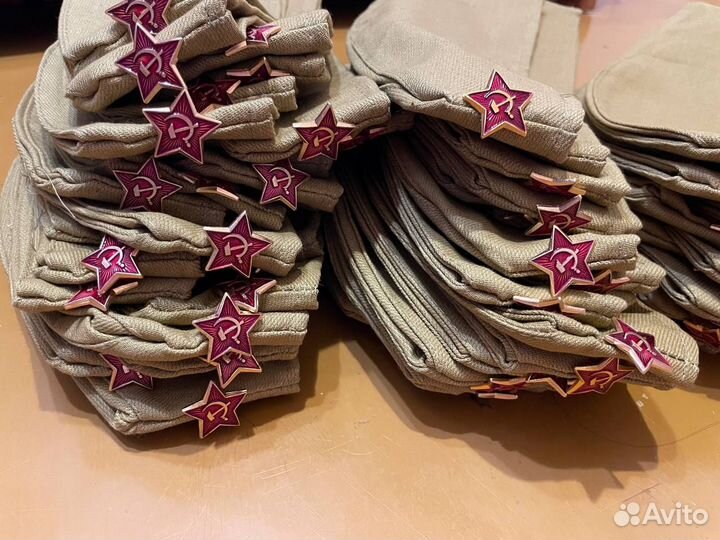 Пилотки Разные размеры Возможна доставка со звезд