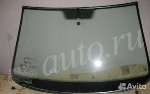 Лобовое стекло на VolksWagen Passat B6 05-10г
