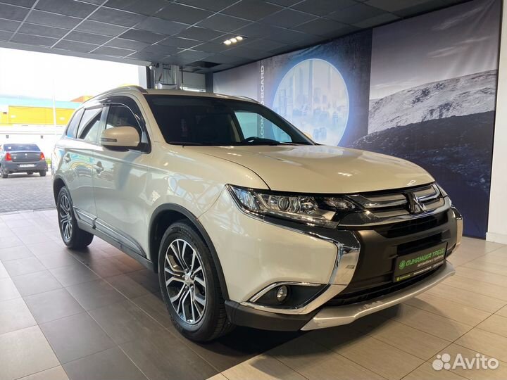 Mitsubishi Outlander 2.4 CVT, 2015, 122 900 км