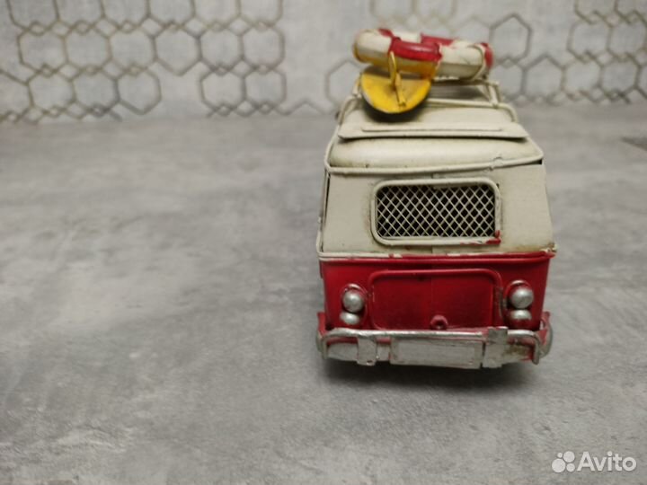 Декоративная модель автобуса