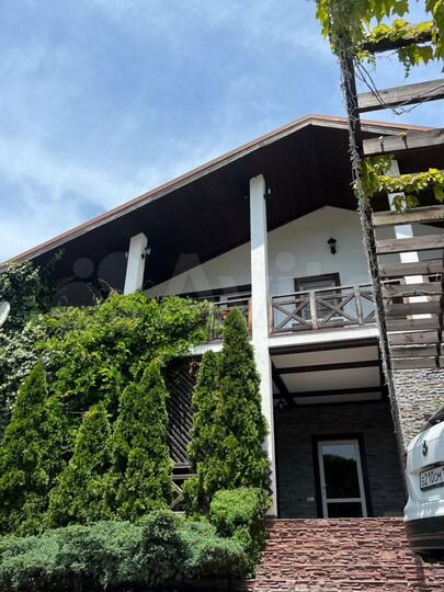 Дом 400 м² на участке 7,2 сот.