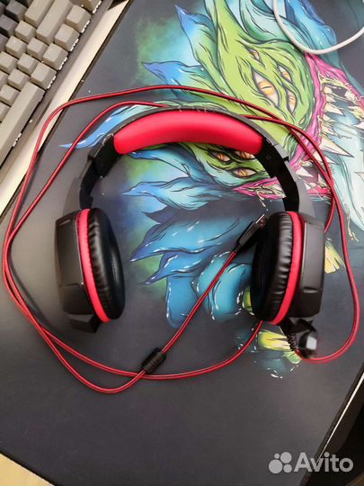 Наушники с микрофоном