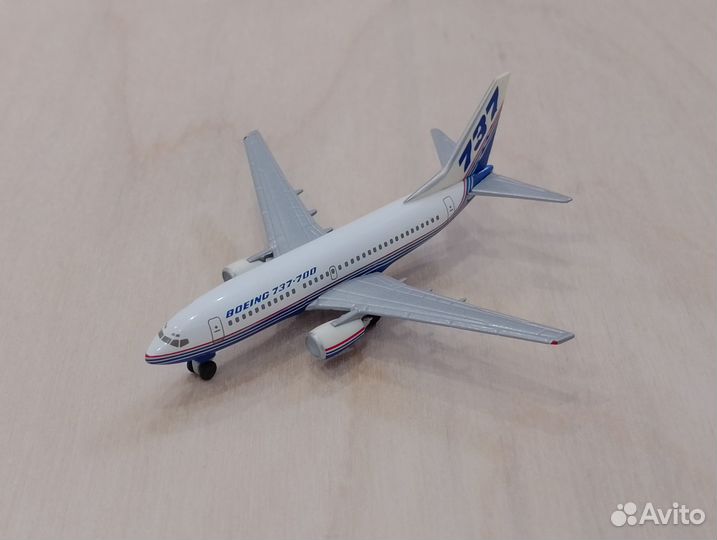 Самолёт в коробке. Boeing 737-700 