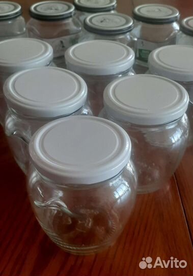 Банка с крышкой