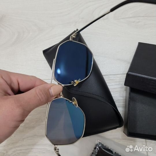 Солнцезащитные очки