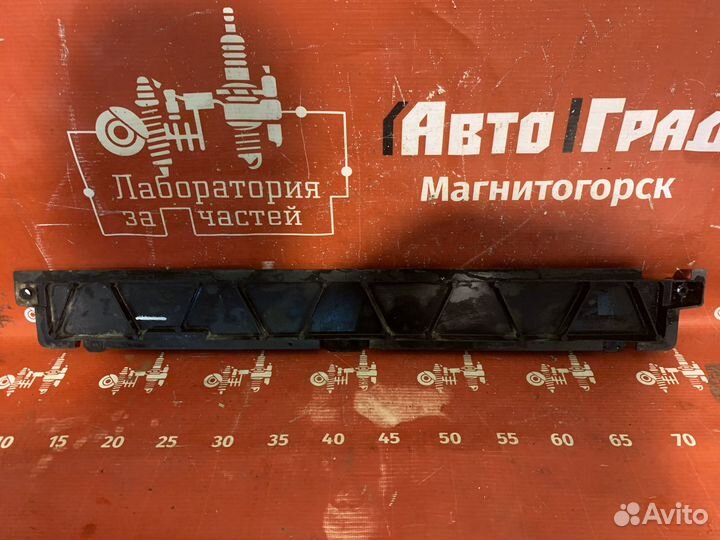 Volkswagen Polo Дефлектор радиатора