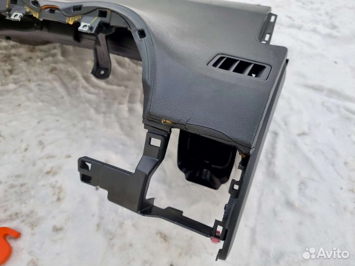 Передняя панель торпедо Toyota Axio Fielder