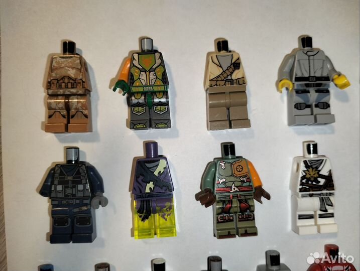 Lego минифигурки туловища ноги
