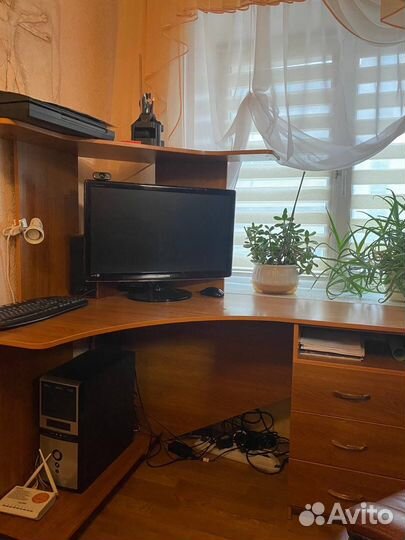 Компьютерный стол