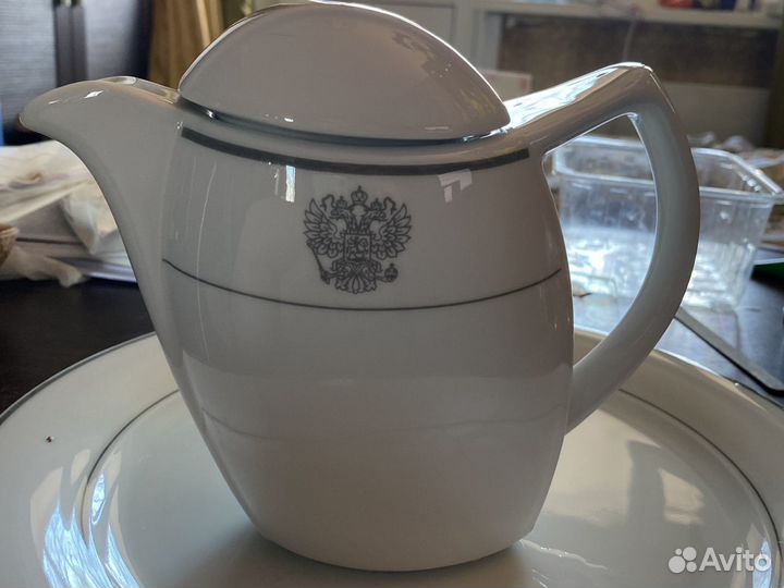 Набор для сладкого чаепития: кофейник и блюдо