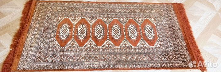 Ковер прикроватный