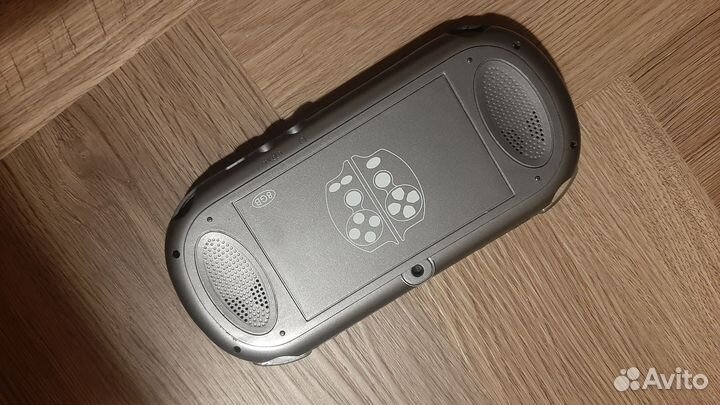 Игровая консоль