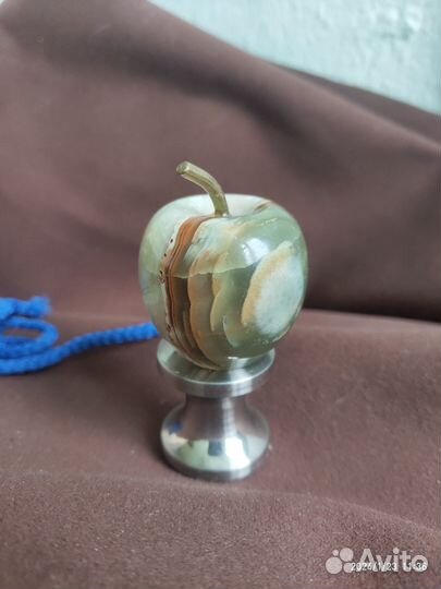 Каменное яблоко