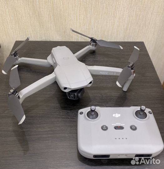 Квадрокоптер DJI mavic AIR 2
