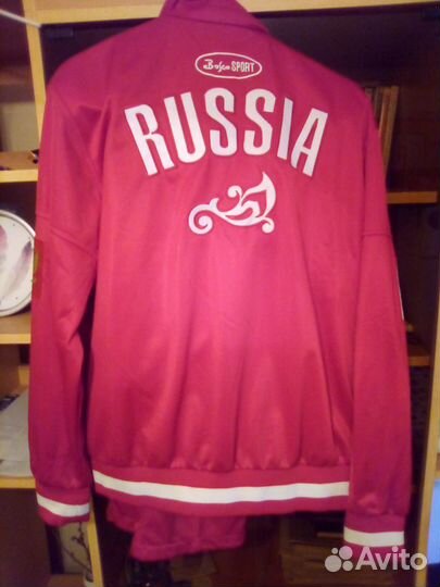 Спортивный костюм