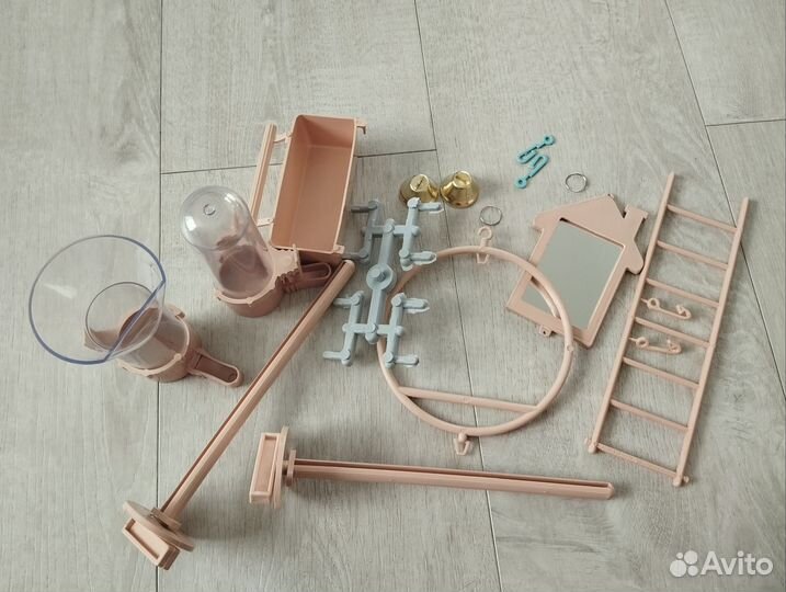 Игрушки, кормушки для попугая (возможен торг)