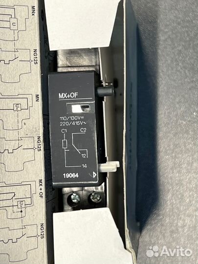 Schneider 19064 Расцепитель, новый, 10 шт