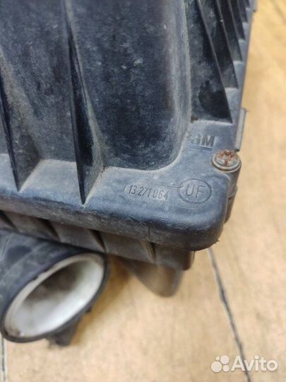 Корпус воздушного фильтра Opel Astra H Z14XEP