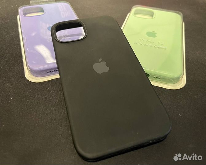 Силиконовый чехол на iPhone 13