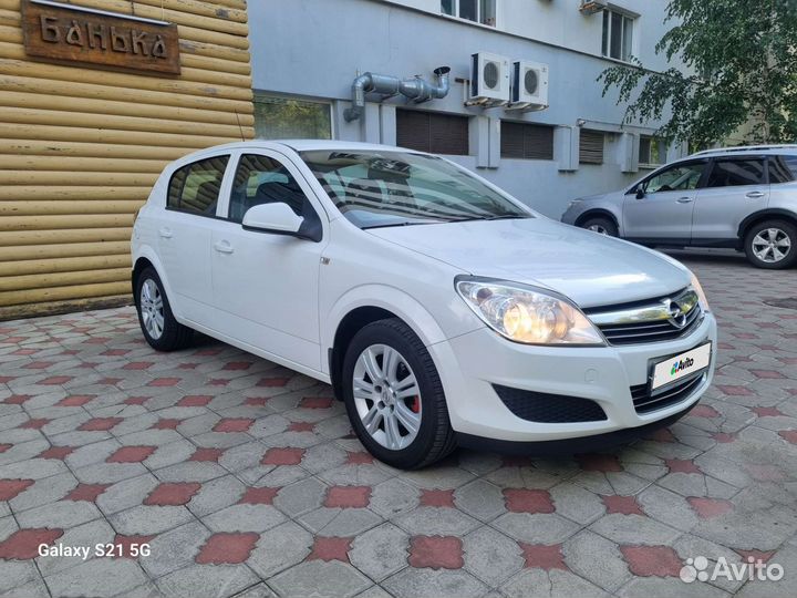 Opel Astra, 2013