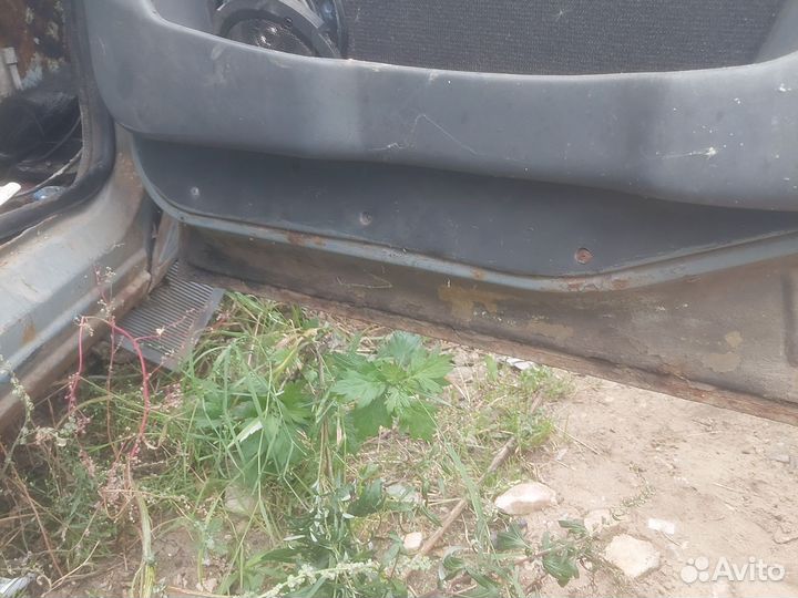 Передняя правая дверь ваз 2120 надежда