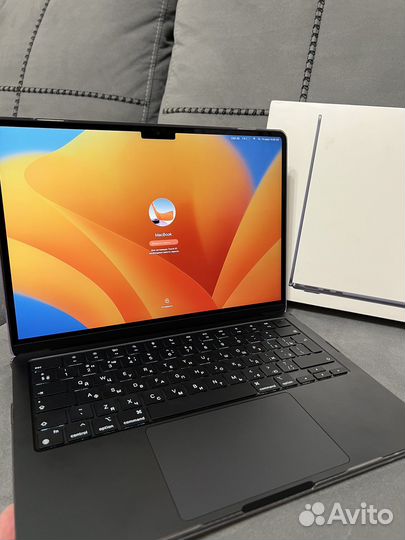Macbook Air 13.6-inch