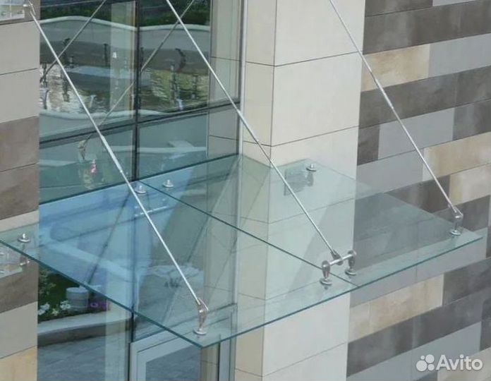 Стеклянный козырек на профиле