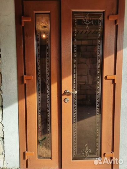 Пластиковая дверь