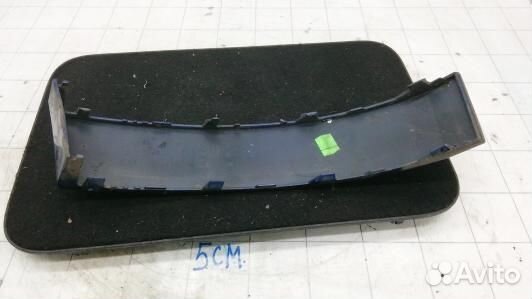 Ус под фонарь правый skoda octavia A5 (93L12YM01)