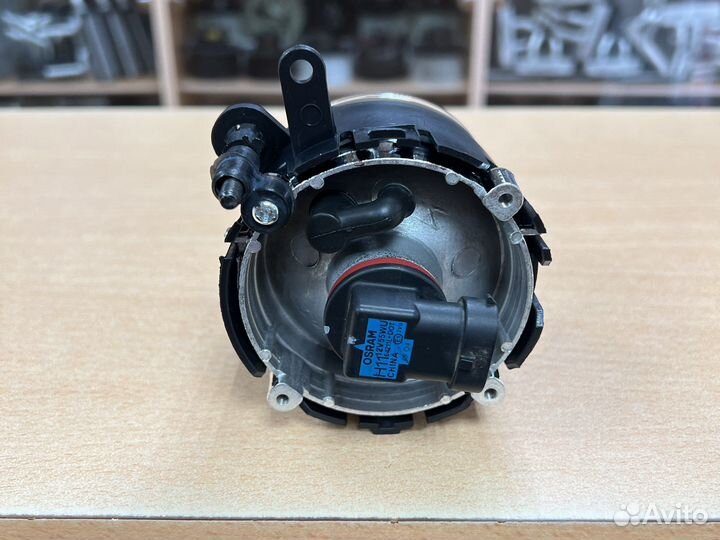 Фара противотуманная Мицубиси Лансер, Кольт