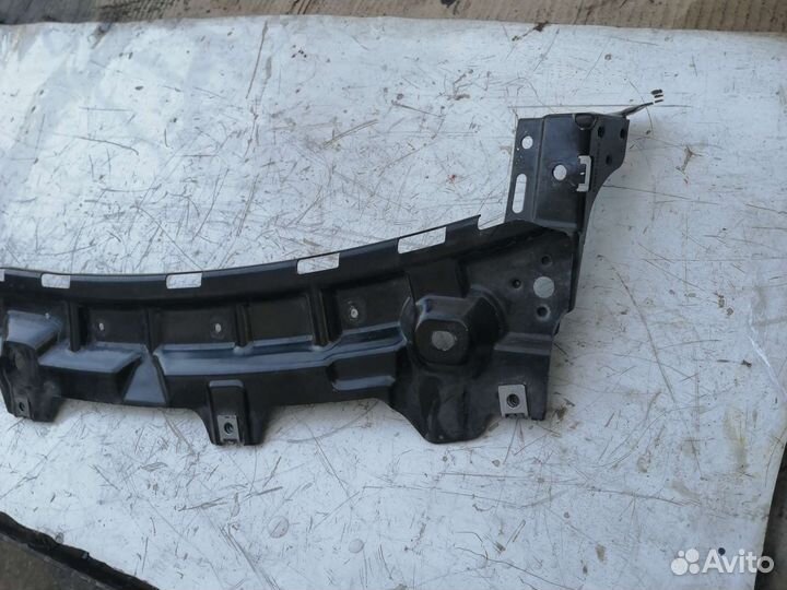 Кронштейн передней панели BMW X5 F15